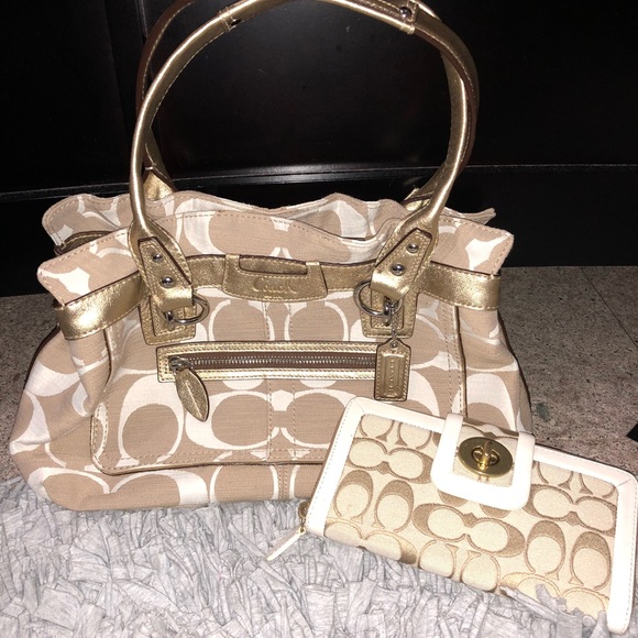 Coach Handbags - COACH SET (BAG & WALLET INCLUDED)
